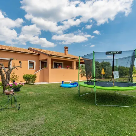 بيت للعطل House Melani *