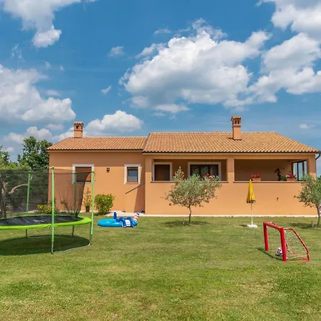 Сasa de vacaciones House Melani Žminj