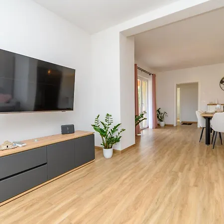 House Melani Ferienhaus Žminj