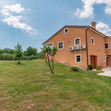 Сasa de vacaciones House Melani Žminj
