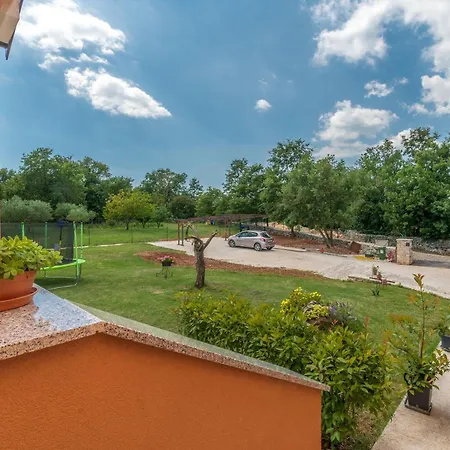 House Melani بيت للعطل